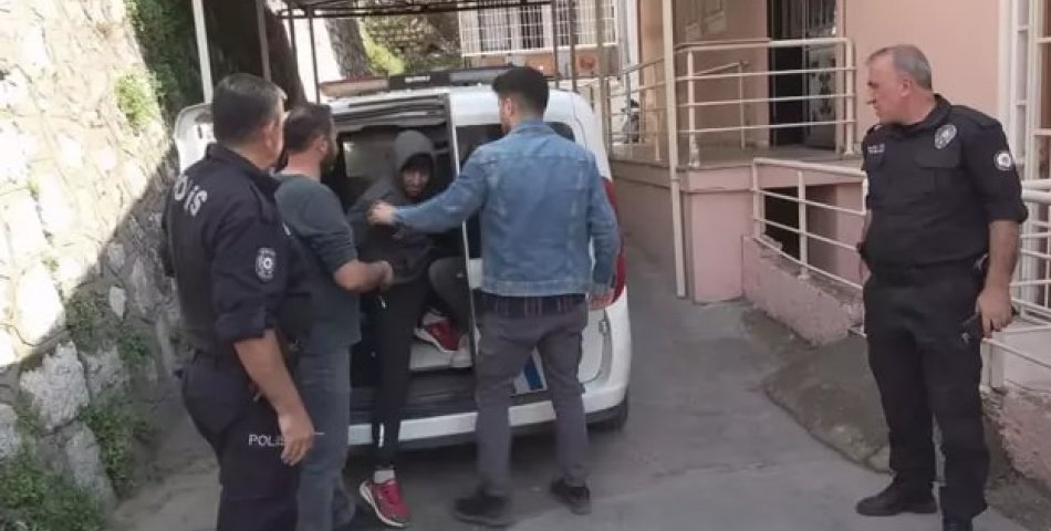 25 göçmen pencerelerdeki demir korkulukları sökerek kaçtı