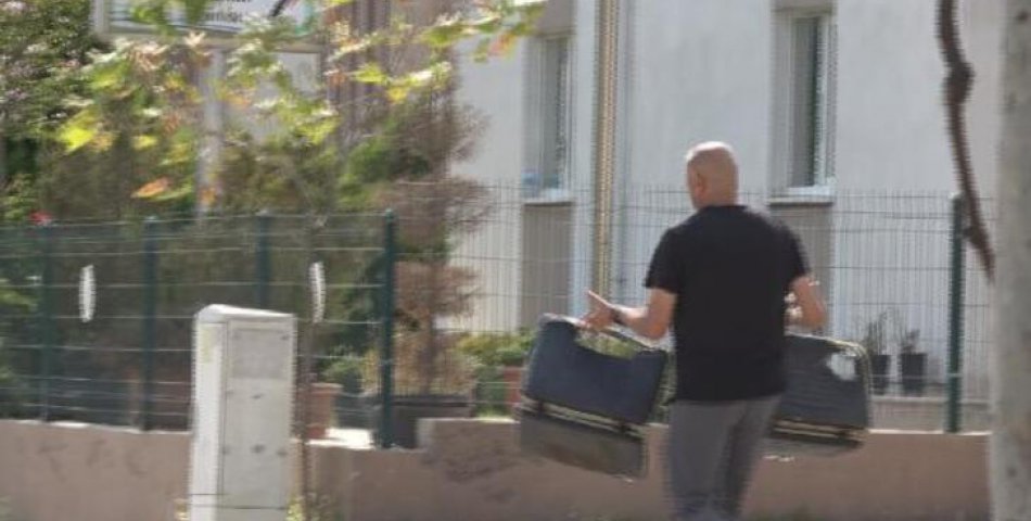 Şüpheli iki çanta fünye ile patlatıldı