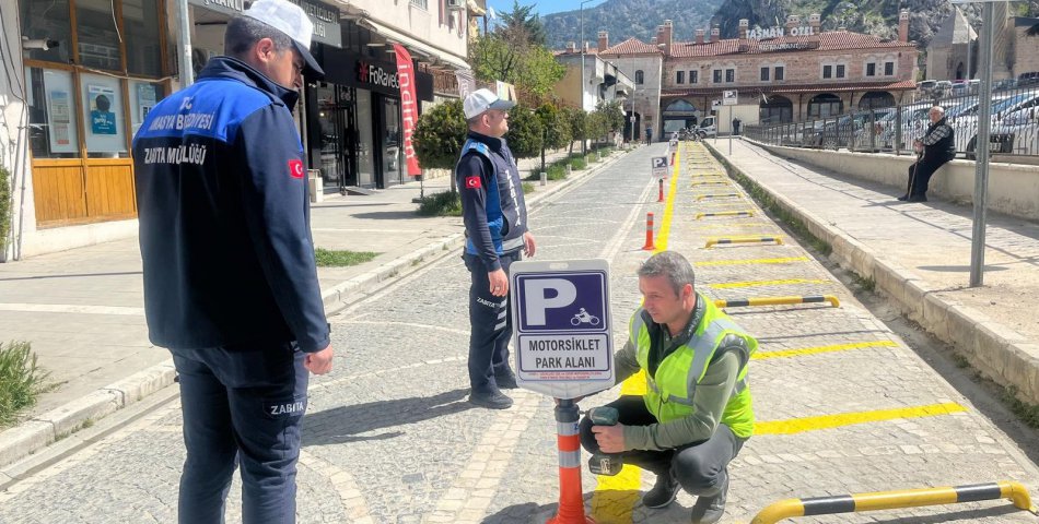 Amasya Belediyesi’nden motosikletlere yeni park alanları