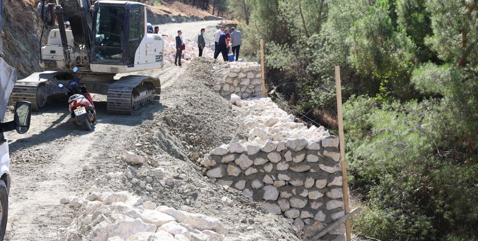 Venk Suyu’na ulaşımın sağlanması için yol açma çalışmalarına başlandı