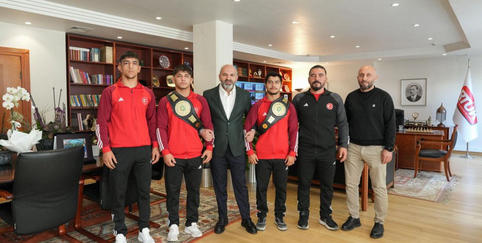 Dünya şampiyonu güreşçilerden RTÜK’e ziyaret