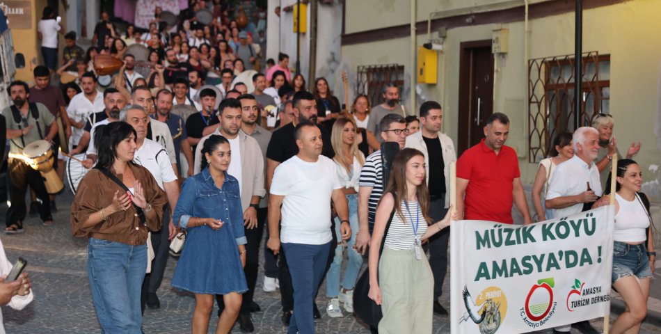 “Müzik Köyü” etkinliği şehri ritimlerle bir araya getirdi