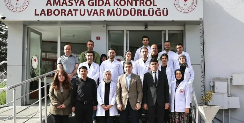 Vali Bakan gıda kontrol laboratuvarını ziyaret etti