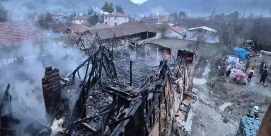 Ahırda yangın çıktı: 1 büyükbaş öldü, 12'si kurtarıldı