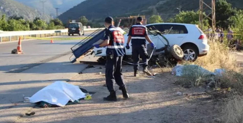 Böbreğini veren anne kazada, oğluyla birlikte öldü