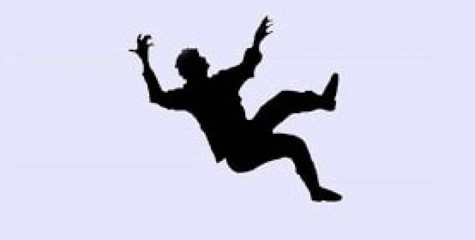 Baca temizlerken çatıdan düşüp, hayatını kaybetti