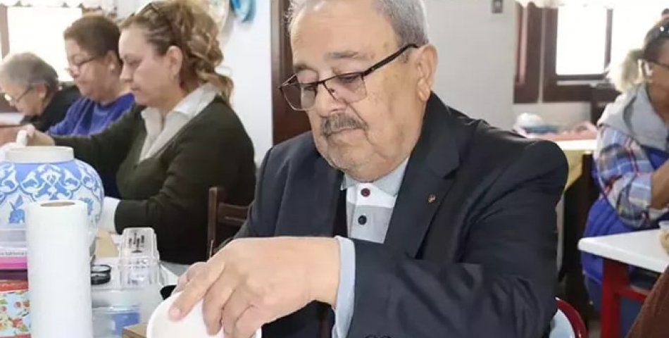 Çini sanatının tek erkek kursiyeri