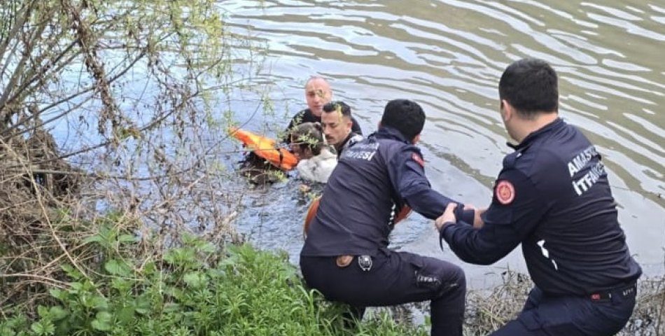 Kahraman itfaiyeciler bir can daha kurtardı