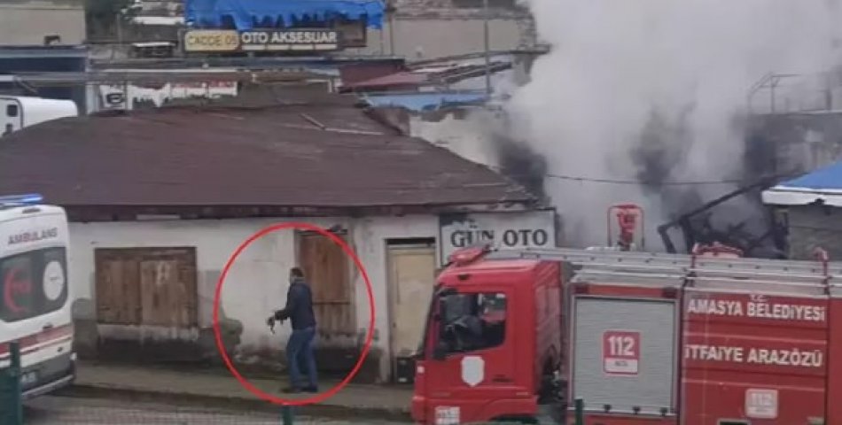 İş yerindeki yangın korkuttu: Mahsur kalan yavru köpek kurtarıldı