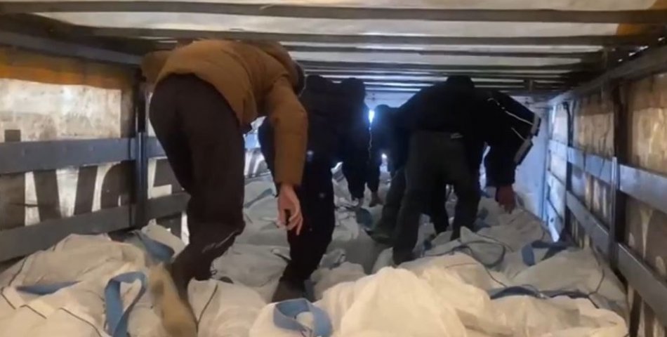 Amasya'da çuvalların arasında 13 kaçak göçmen yakalandı