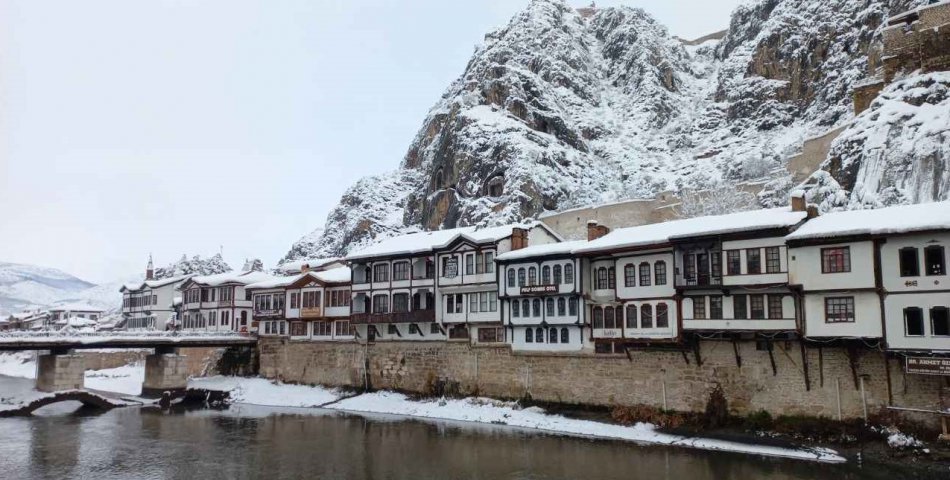 Amasya’da kar nedeni ile eğitime 1 gün ara verildi