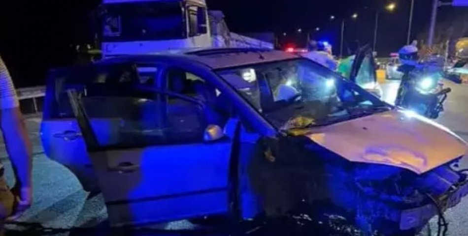 Bariyere çarpan otomobildeki 1 kişi öldü, 3 kişi yaralandı