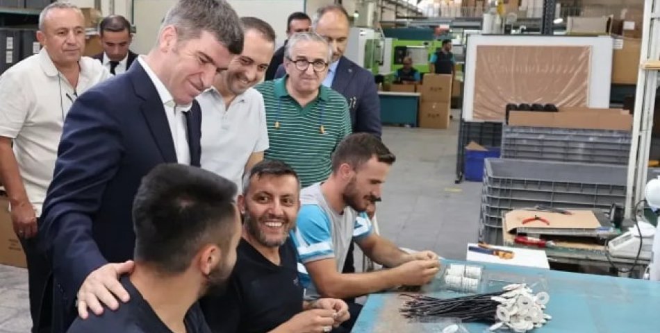 Vali Bakan, Merzifon OSB’deki fabrikaları ziyaret etti