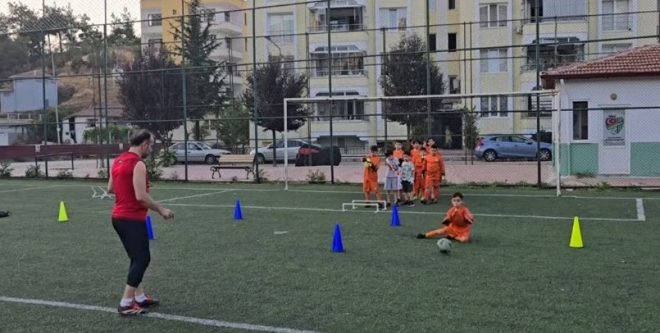 Minik Kaleci Eymen azmi ile beğeni topladı