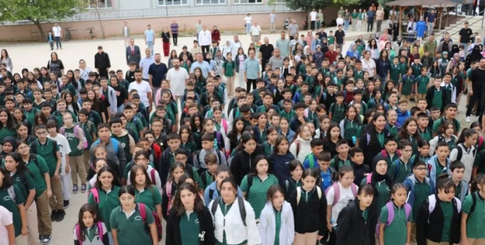 Amasya’da 51 bin öğrenci için okul zili çaldı