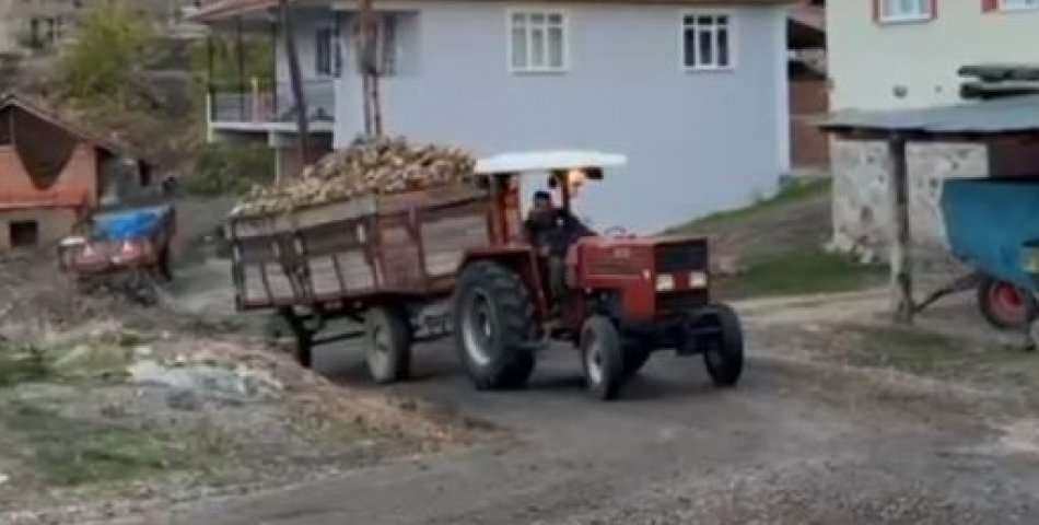 Pancar yüklü römork devrildi: Şans eseri ölen yada yaralanan olmadı