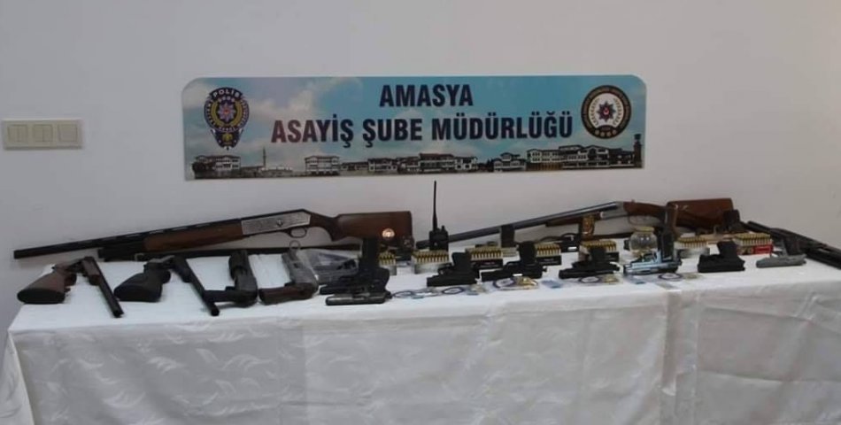 249 ruhsatsız silah ele geçirildi