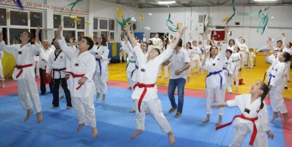Taekwondo da kuşak sınavı heyecanı