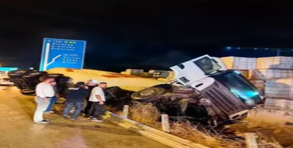 Amasya tanker devrildi: Sürücü yaralandı