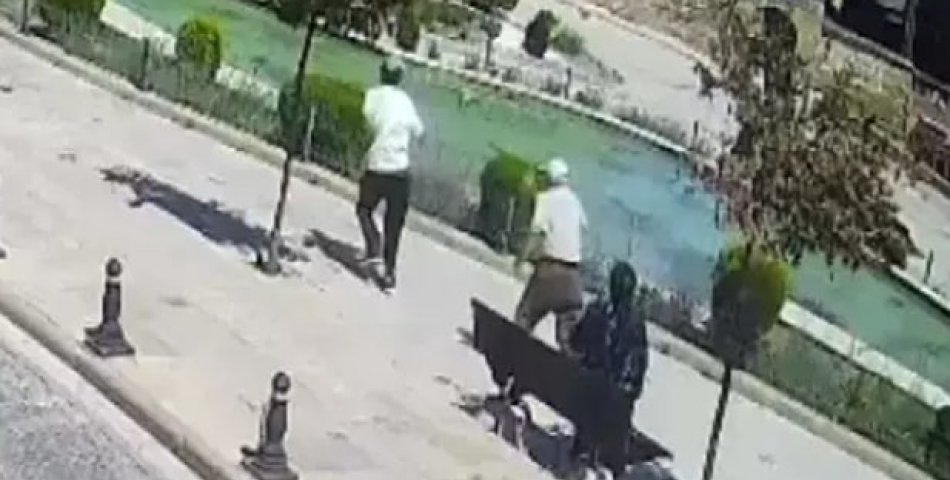 Telefon dolandırıcısı, parkta buluştuğu kadının parasını alıp kaçtı