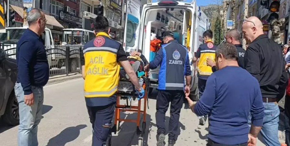 Yaya ’ya otomobilin çarptığı anlar kamerada