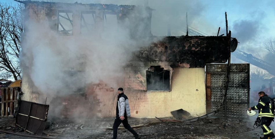 İki katlı ev kül oldu