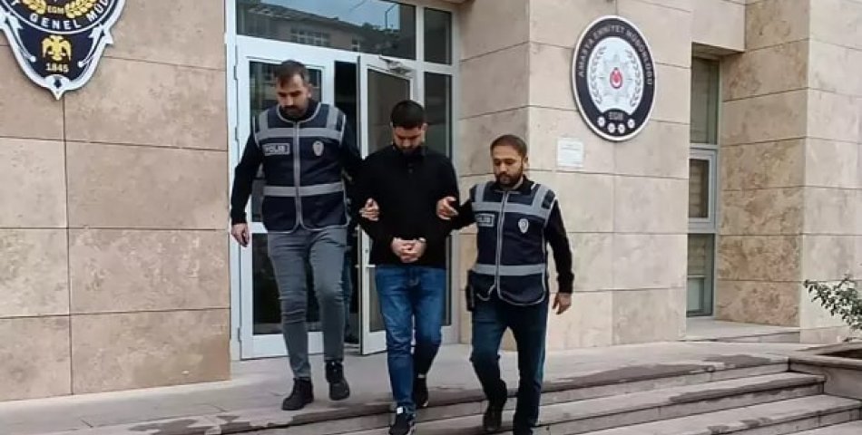 Kendilerini avukat olarak tanıtıp, şantaj yaptıkları iddiasıyla 3 kişi tutuklandı